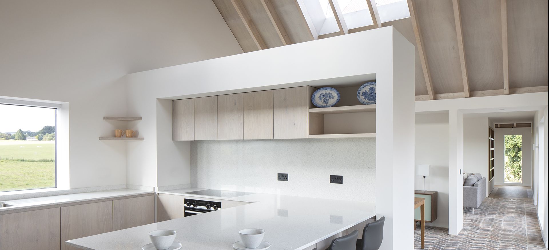 A kitchen that moulds into the rest of the interior